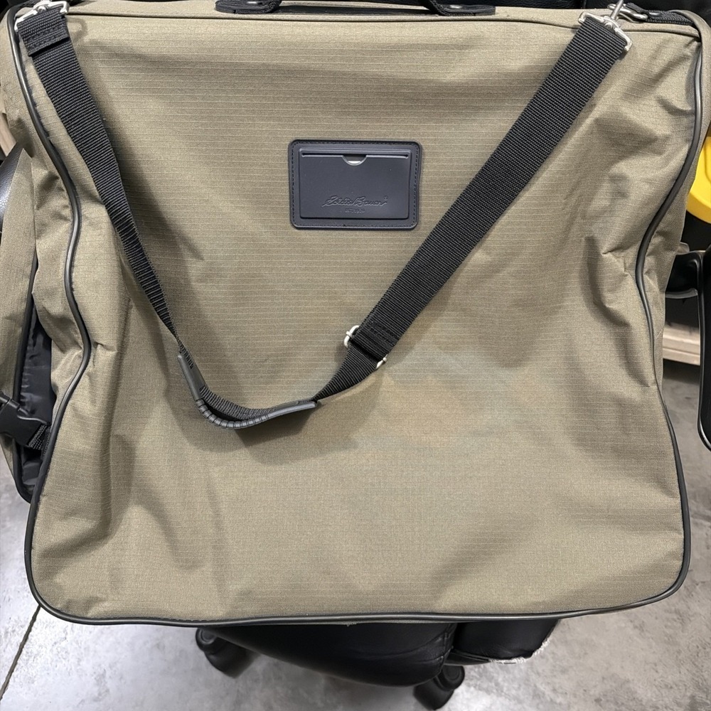 Eddie‎ Bauer Garment Bag Olive Green, Black Interior Travel Outdoor Suit Bag EUC - Picture 5 of 9